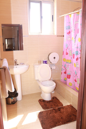Bathroom 3, Windy Bay Guest House, Awutu Efutu Senya