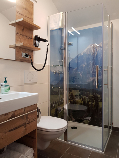 Bathroom 5, Apart- and Wellness Hotel Garni Dachsteinresort, Hallein