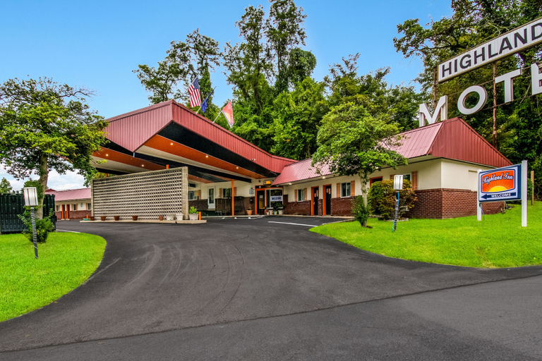 Exterior & Views