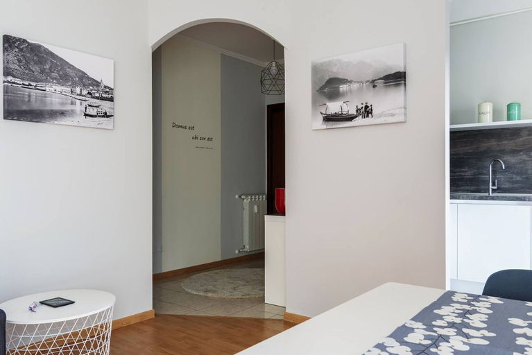 Others 3, Domus, Como