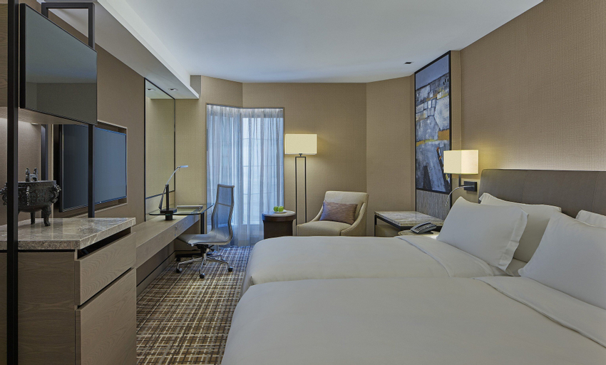 Bedroom 4, New World Millennium Hong Kong Hotel, Kowloon