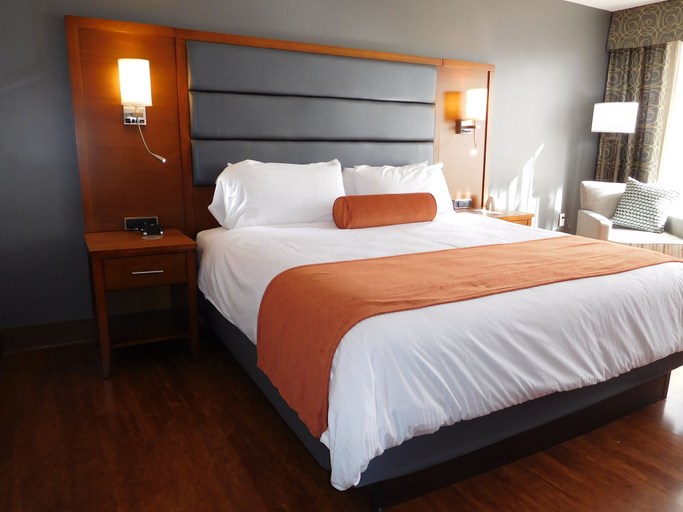 Bedroom 3, Wyndham Garden Greensboro, Guilford
