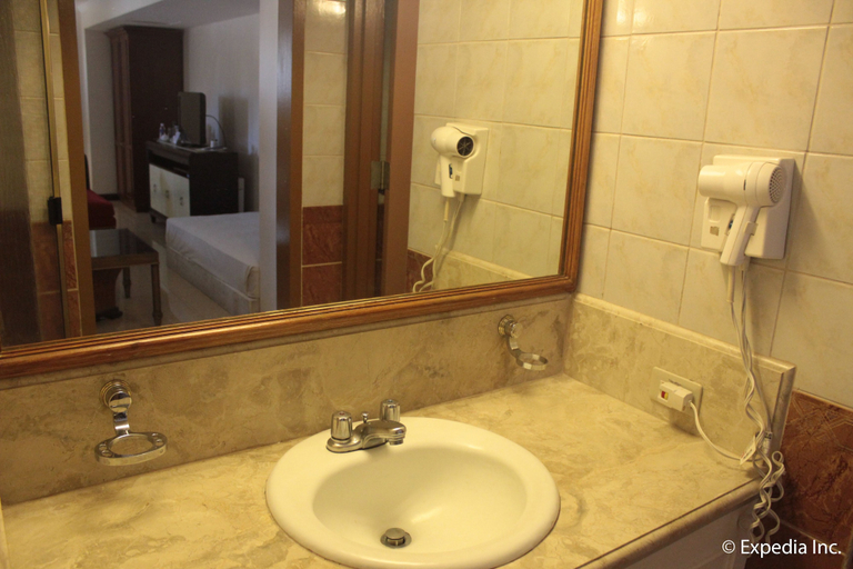 Bathroom 4, Subic Bay Venezia Hotel, Olongapo City