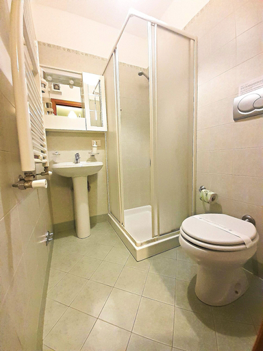 Bathroom 4, B&B Rosangela, Messina