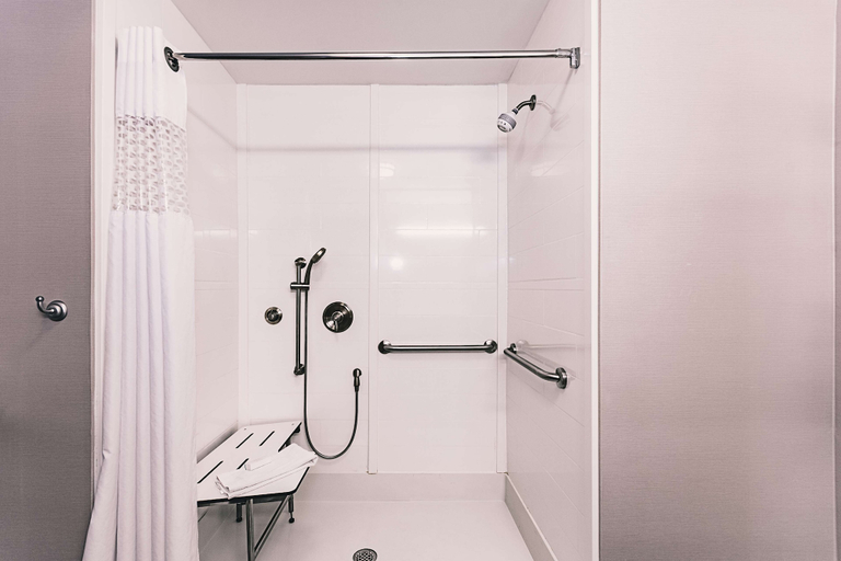 Bathroom 4, Hampton Inn Niagara Falls/Blvd, Niagara