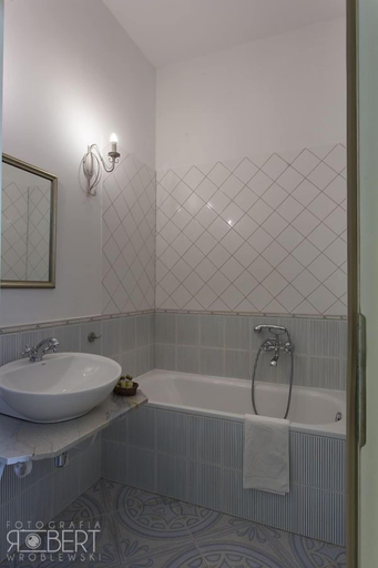 Bathroom 4, Villa Estera - Hotel & Restauracja, Warsaw