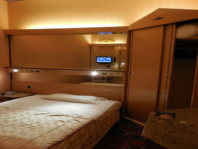 Bedroom 2, Hotel Roma, Milano