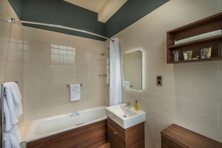 Bathroom 4, The Kings Head Hotel, Richmond, North Yorkshire, North Yorkshire