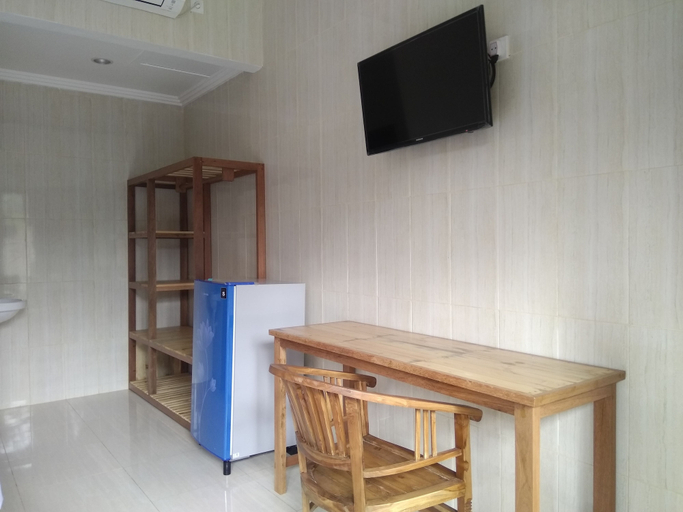 Others 4, Guna Graha Kuta, Badung