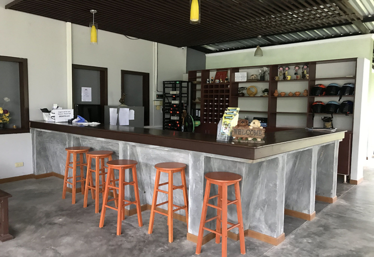 Food & Drinks 5, Khaolak Mountain View, Takua Pa