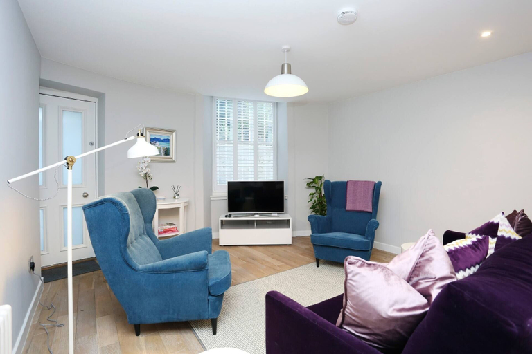 Others 4, JOIVY Vibrant City Centre 2-bed Apt., Edinburgh