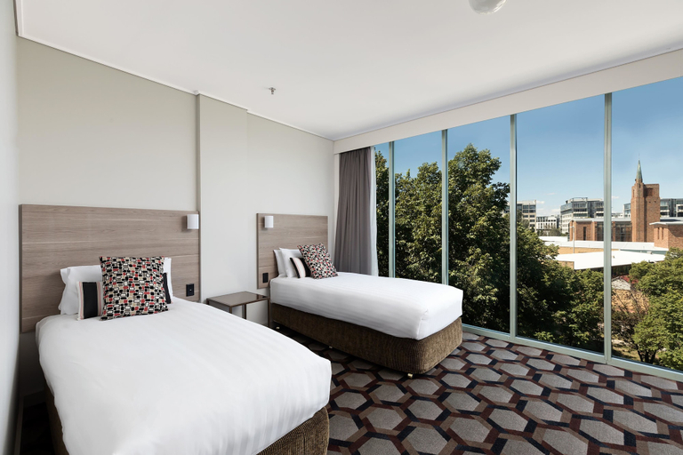 Bedroom 4, Rydges Canberra, Canberra
