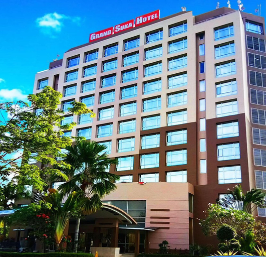 Exterior & Views 21