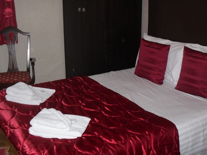 Bedroom 5, Richmond Hotel, North Somerset
