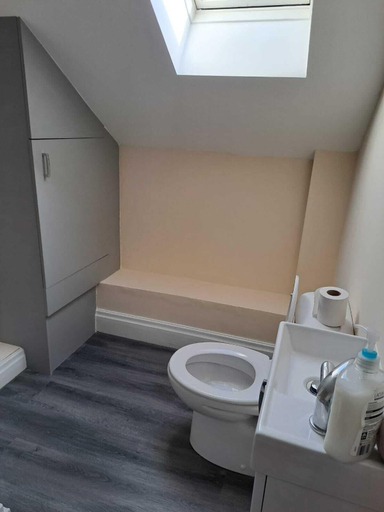Bathroom 4, Lovely 1-bed Loft in Newport, Newport