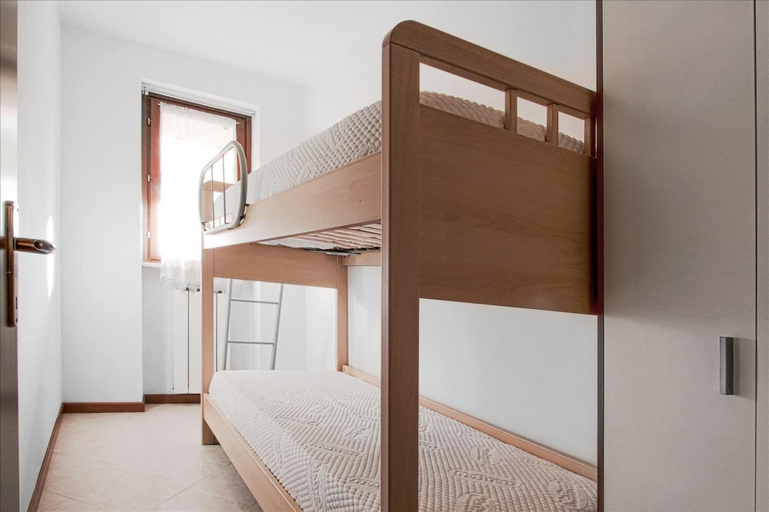 Bedroom 3, Tintoretto Sweet House - Italian Homing, Brescia