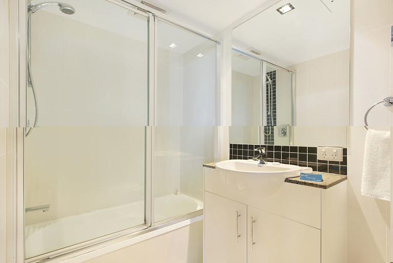 Bathroom 5, Scarborough Beach Resort QLD, Redcliffe-Scarborough