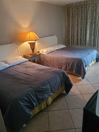 Bedroom 5, Conty's Motel, Collier