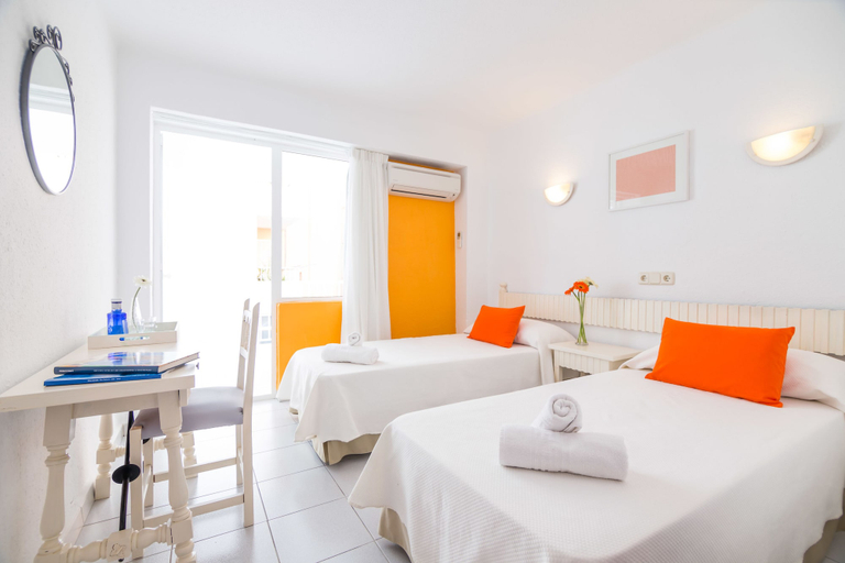 Bedroom 4, Garau Petit Hotel, Baleares