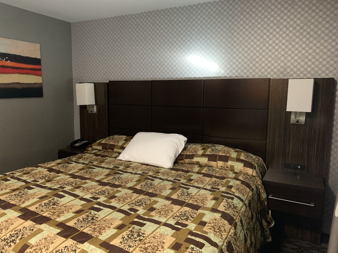 Bedroom 4, Red Carpet Inn Elmwood Park, Bergen