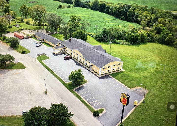 Exterior & Views 2, Super 8 by Wyndham Higginsville, Lafayette