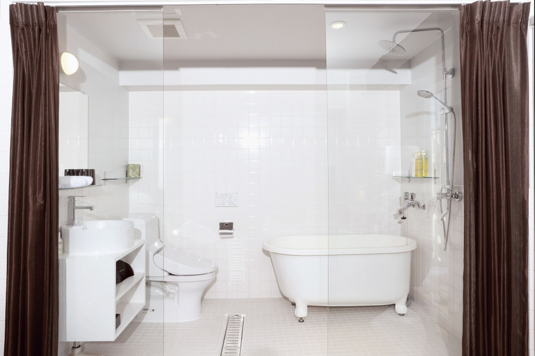 Bathroom 4, The Rooms Osaka, Osaka
