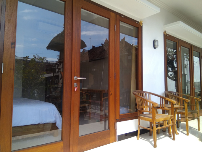 Others 5, Guna Graha Kuta, Badung
