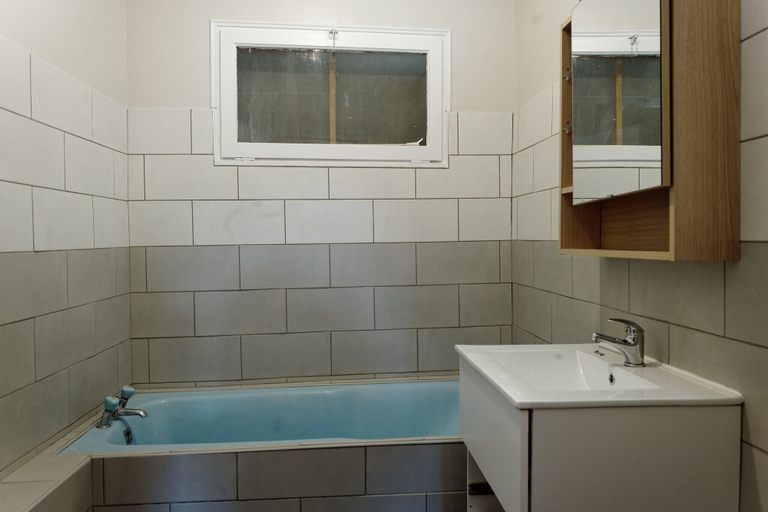 Bathroom 5, La Boisselée, Loir-et-Cher