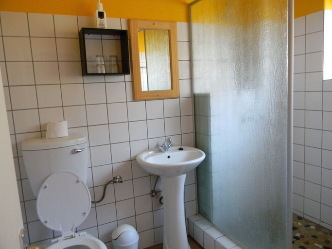 Bathroom, Maltahohe Hotel, Gibeon