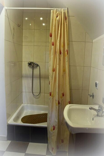 Bathroom 3, Dom gościnny Gerus, Lwówek Śląski