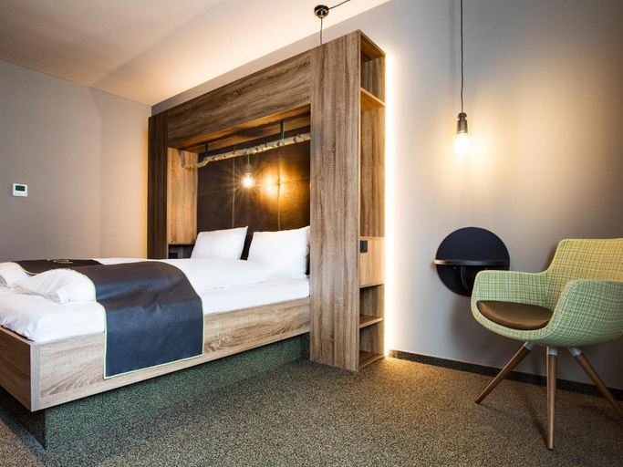 Bedroom 4, RiKu HOTEL Ulm, Ulm