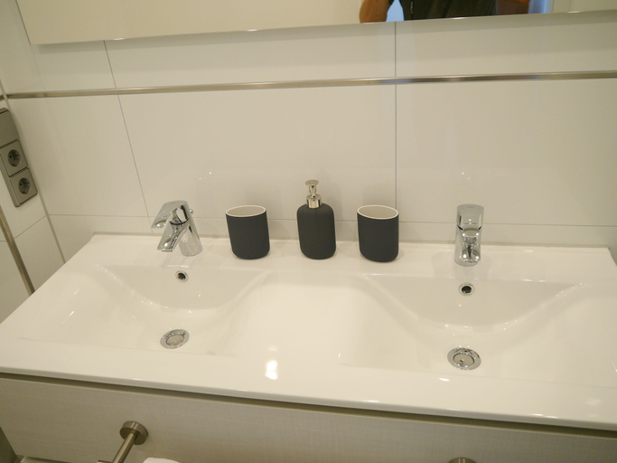 Bathroom 5, Hotel Tuniberg, Freiburg im Breisgau
