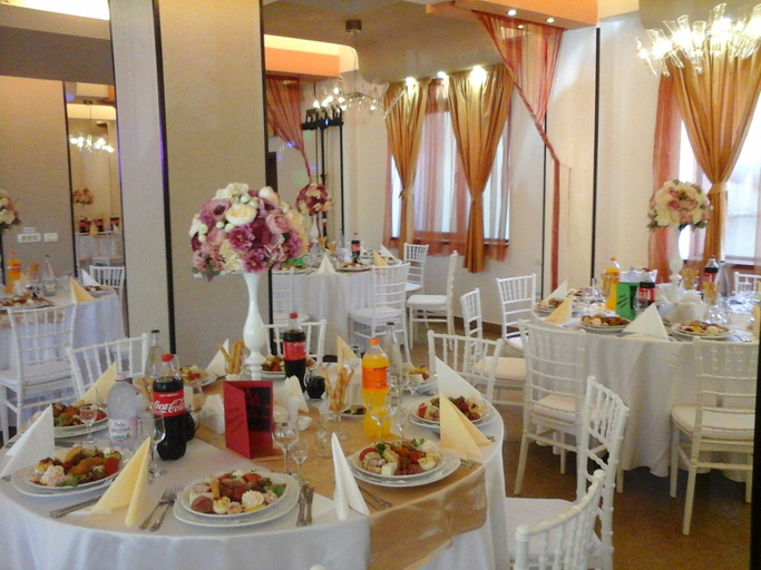 Food & Drinks 4, Hotel-Restaurant Dumbrava Rupea, Rupea