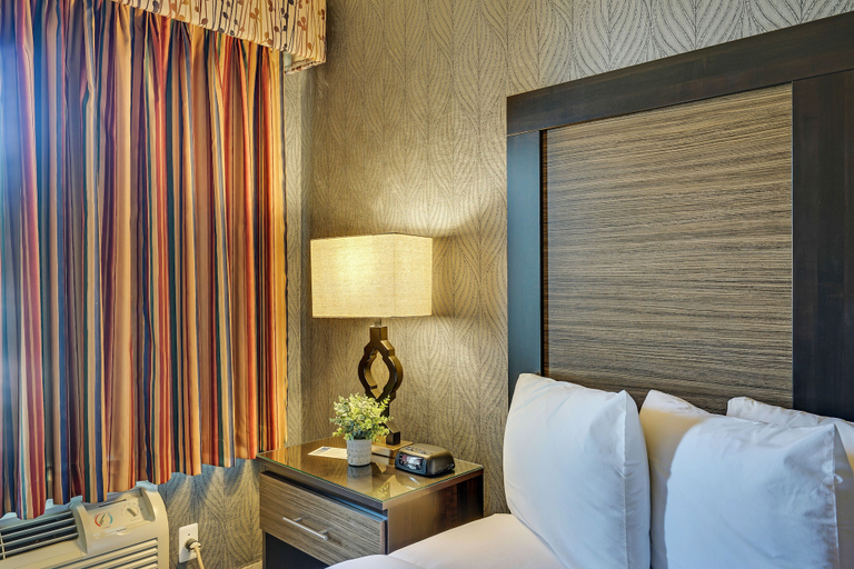 Bedroom 4, Blue Creek Inn, Ocean