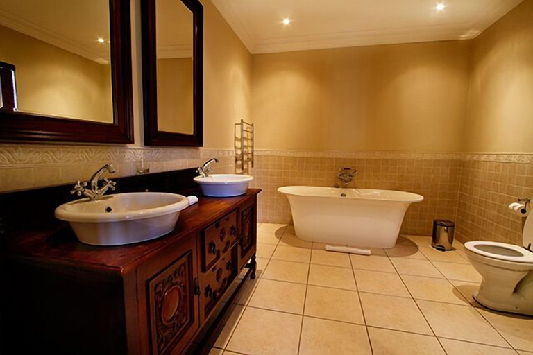 Bathroom 4, Afrique Boutique Hotel Ruimsig, City of Johannesburg