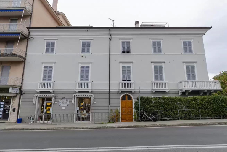 Exterior & Views 2, JOIVY Elegant Flat near Seaside, Genova