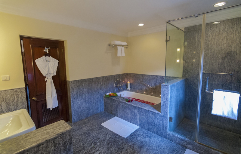 Bathroom 3, The Maharaja's Lodge, Ranthambore, Sawai Madhopur