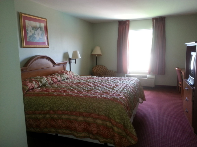Bedroom 4, Super 8 by Wyndham Pascagoula, Jackson