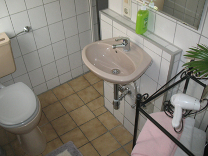 Bathroom 5, Haus am Cannstatter Wasen, Stuttgart