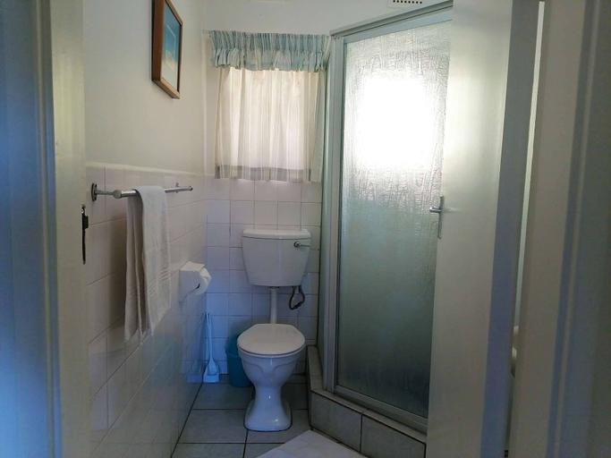 Bathroom 4, The Beach House, Ugu