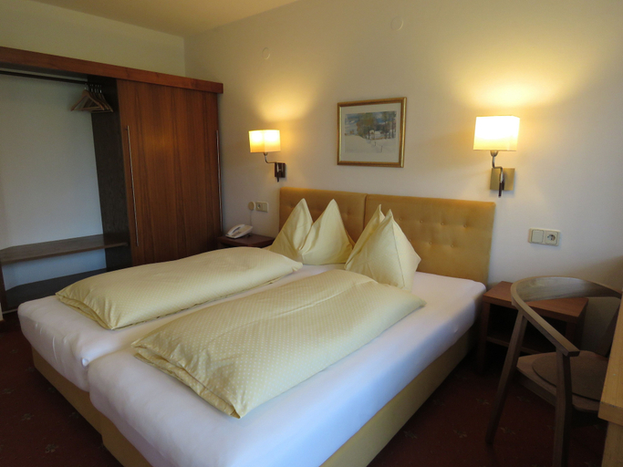 Bedroom 2, Sportpension Thayer, Zell am See