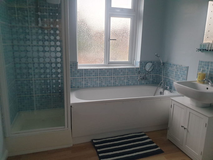 Bathroom 3, Remarkable 3-bed House in Ipswich, Suffolk