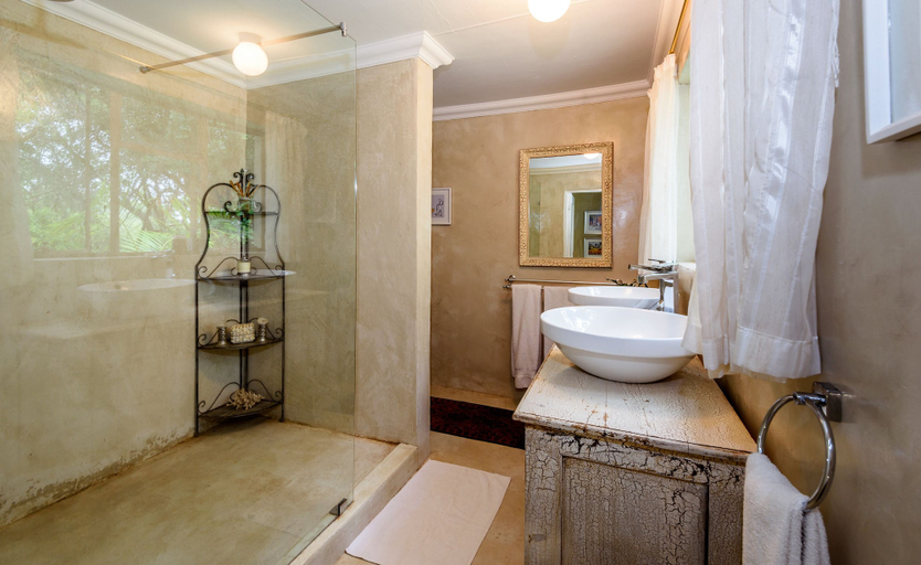 Bathroom 4, Khaya Ndlovu Safari Manor, Mopani