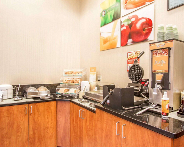Food & Drinks 5, Quality Inn & Suites Greenville I-65, Butler