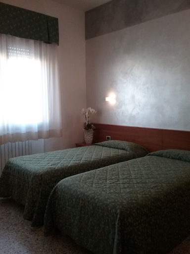 Bedroom 2, Albergo Ristorante La Pieve, Mantua