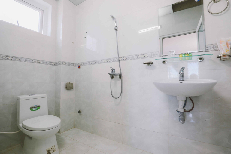 Bathroom 3, Queen Bee Hotel, Đà Lạt