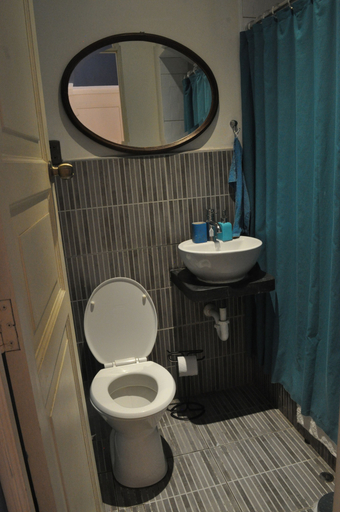 Bathroom 5, Casa Nuestra Peru, Lima