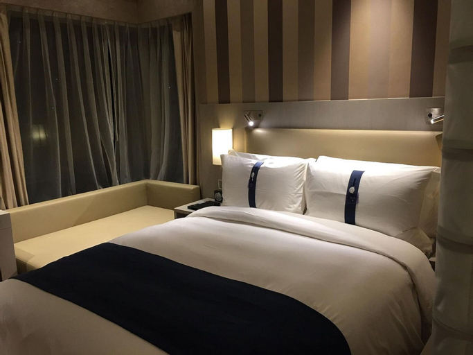 Bedroom 4, Holiday Inn Express Hong Kong Mongkok, Kowloon