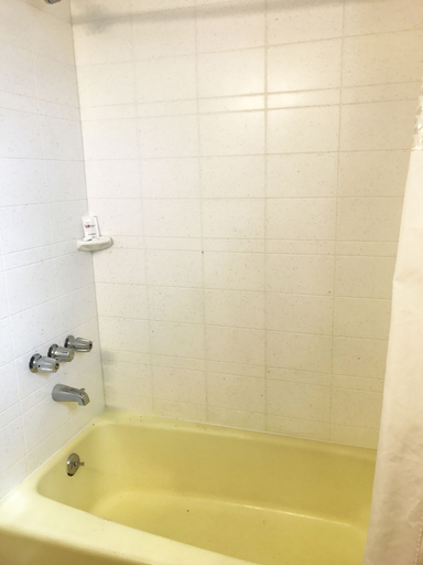 Bathroom 4, Skyview Manor Motel, Ocean