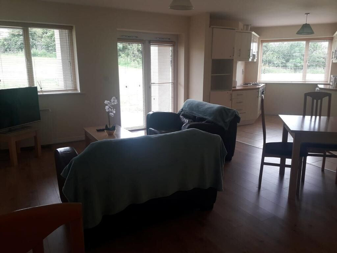 Bedroom 2, Glen Abhainn
